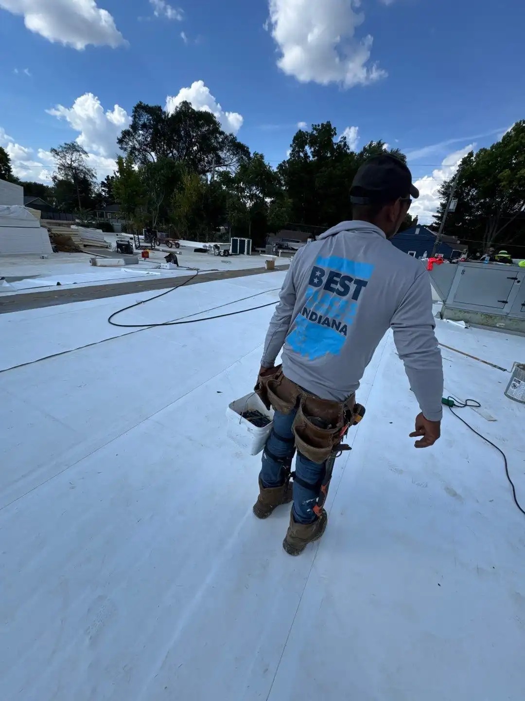What Businesses Pay to Replace a Flat Roof in Edgewood, IN